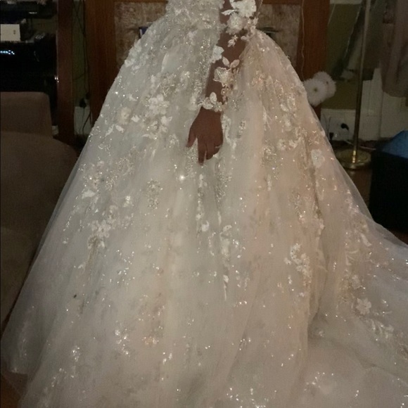 Ysa Makino 68964 / Stephen Yearick Wedding Gown - Picture 9 of 10